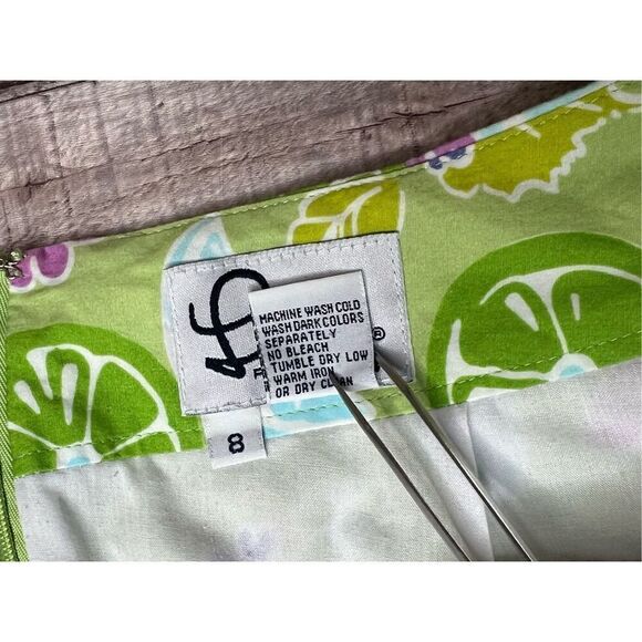 Lilly Pulitzer Vintage Guava Green Twist Mini Skirt sz 8 Feminine Lime‎ Floral - Picture 9 of 11